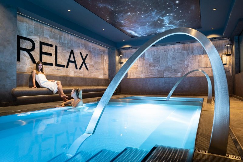 Vnútorný bazén vo Wellness & Relax Zone hotel Sitno