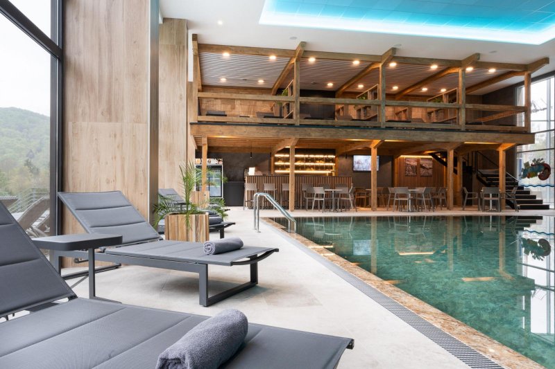 Interiér bazénového sveta Pool & active zone s pool barom